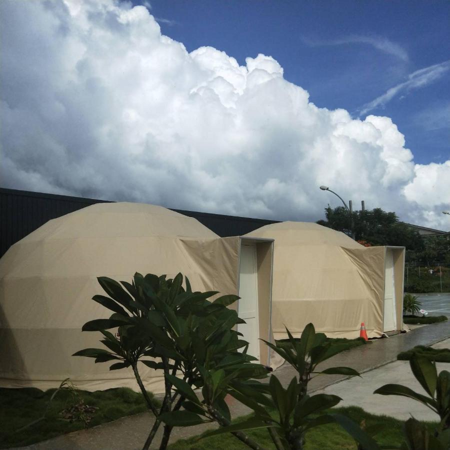 Отель Xiao Liu Qiu Camp Zone Сяолюцю Экстерьер фото